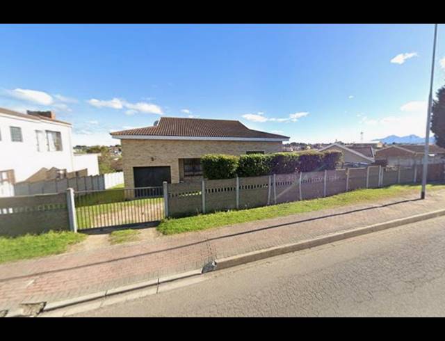 3 BEDROOM PROPERTY TO RENT IN LAVALIA